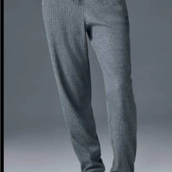 ALO Yoga Charcoal Women's Cropped Hoodie and Jogger Set - Picture 2 of 3